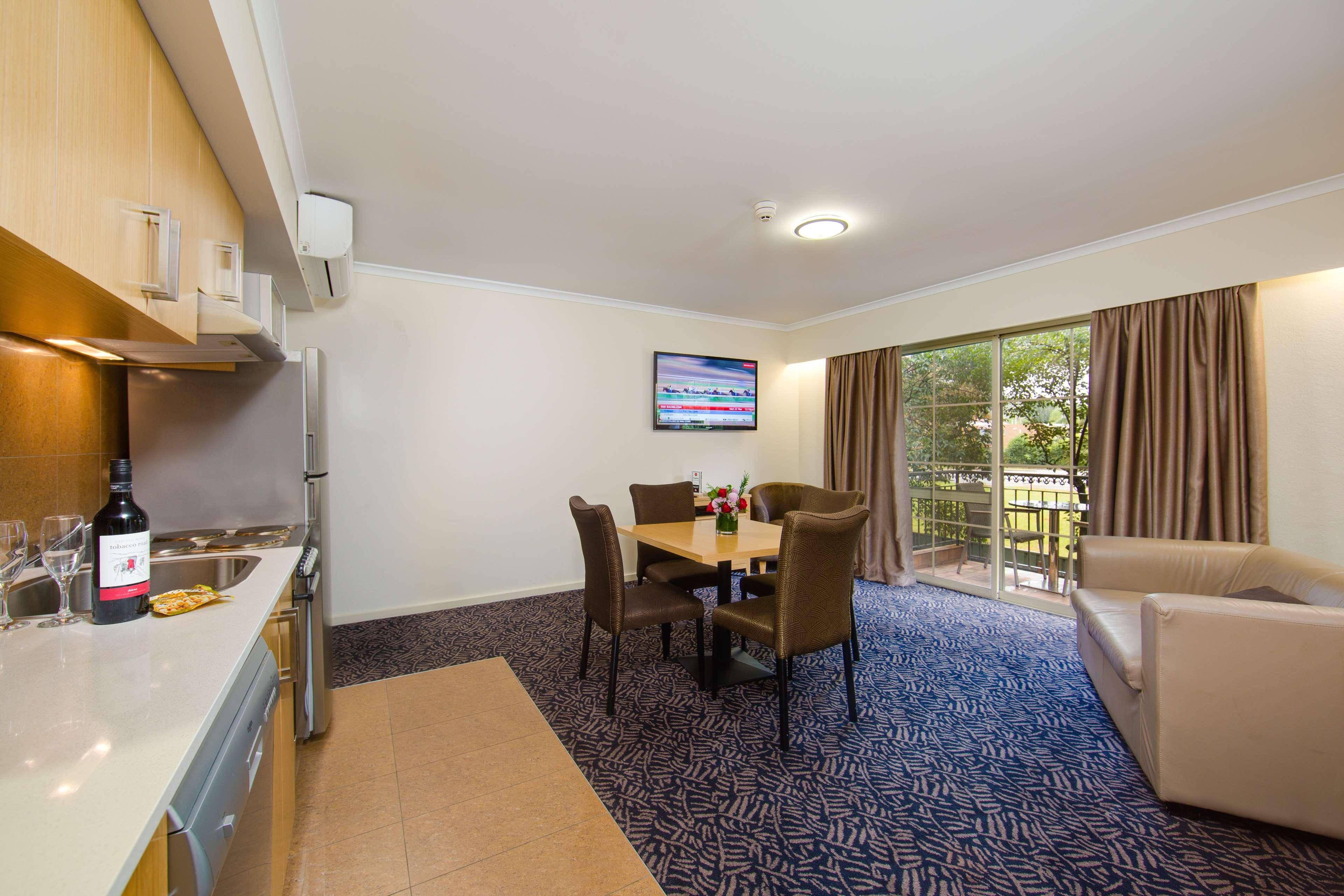 Best Western Plus Hovell Tree Inn Албъри Екстериор снимка