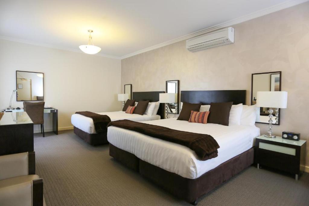 Best Western Plus Hovell Tree Inn Албъри Екстериор снимка